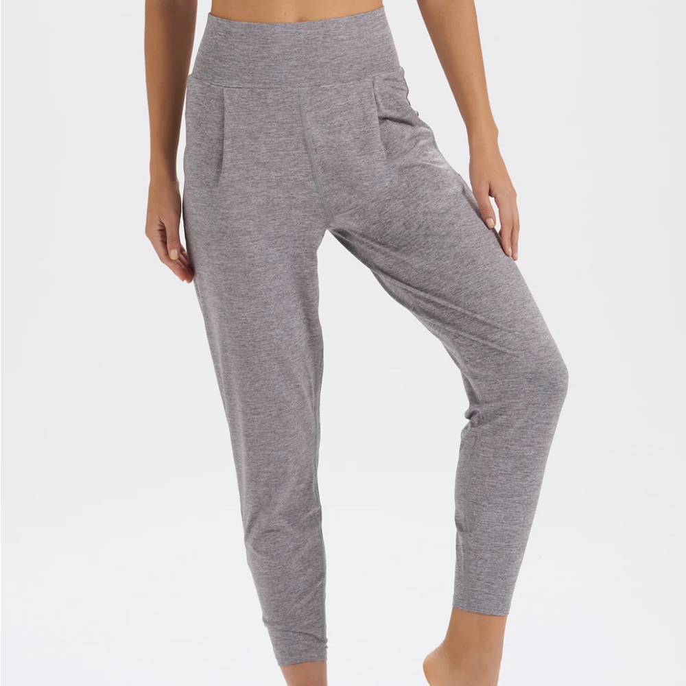 Vuori Lux at Ease Pant